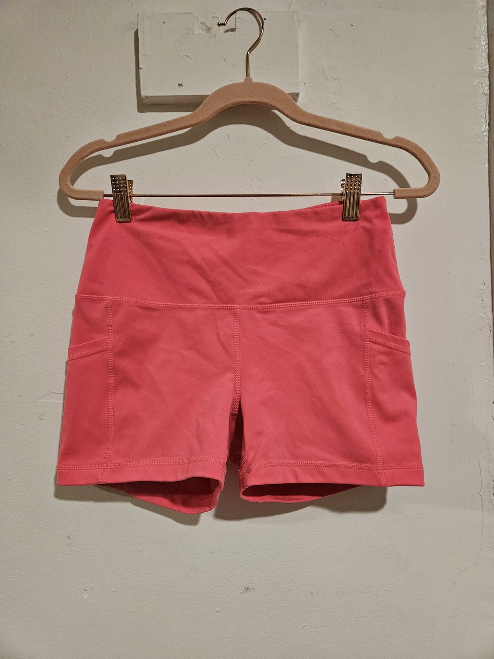 Women’s High-Rise Athletic Shorts in Hot Pink - M